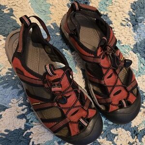 Red Keen Hiking Sandals Size 10.5